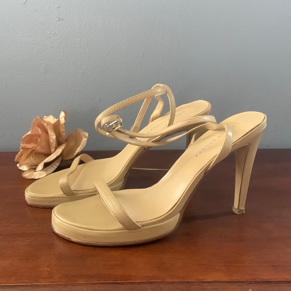 COLIN STUART GENUINE beige leather platform sandals. 3 1/2 in heel. Size 7.